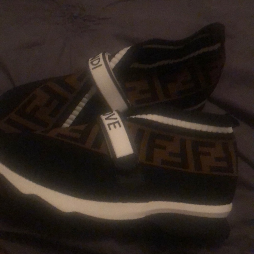 Size 45.  (Women 11)  Fendi shoes never been worn